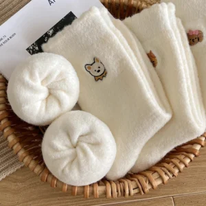 Creamy White Mid-Calf Socks – Thick, Warm, Comfortable & Cute for Autumn and Winter