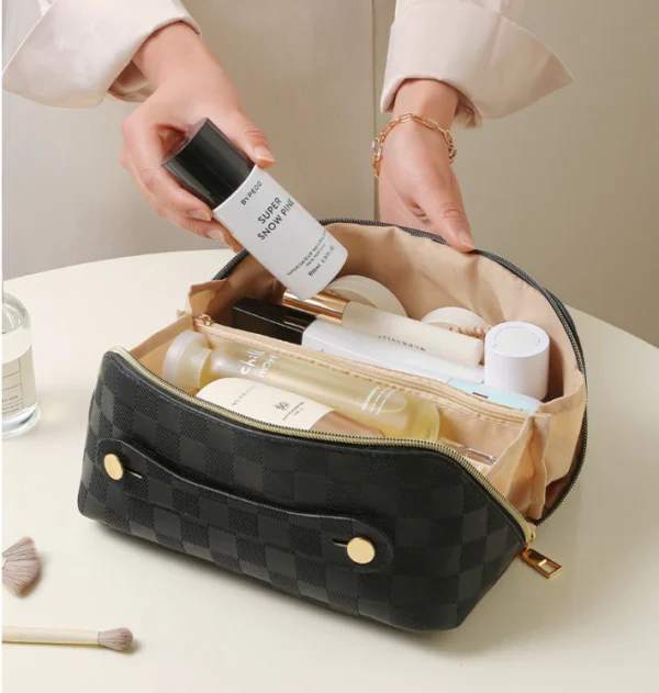 Large Travel Pouch Wash Bag – Portable Toiletries & Cosmetic Organizer